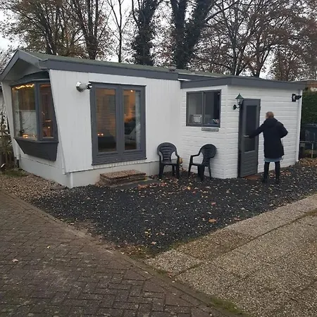 Parque de Campismo Eenvoudig Chalet Putten